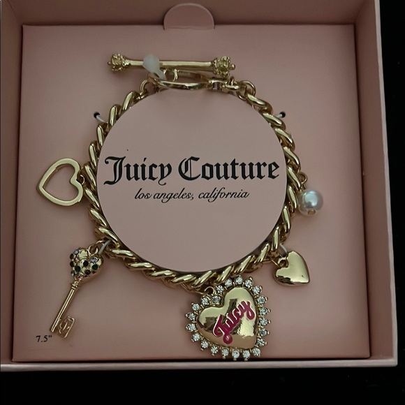 Juicy Couture Gold Charm Bracelet with Heart and Key Charms new in a box - Picture 1 of 2